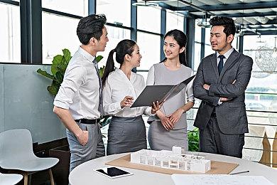 《时间旅者：重生曙光》很恐怖刺激 像死亡空间和生化合体